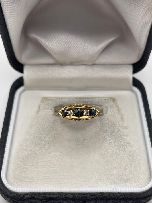 Antique 18ct gold sapphire and diamond ring