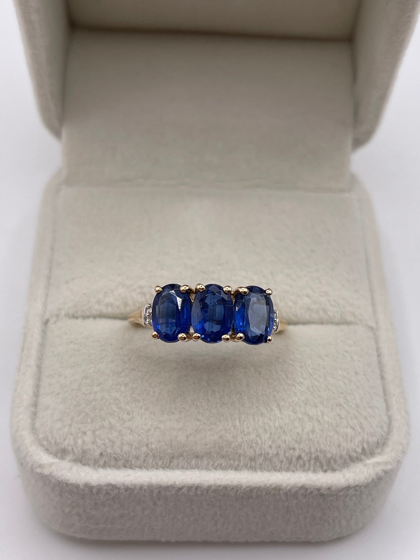 9ct gold kyanite and diamond ring