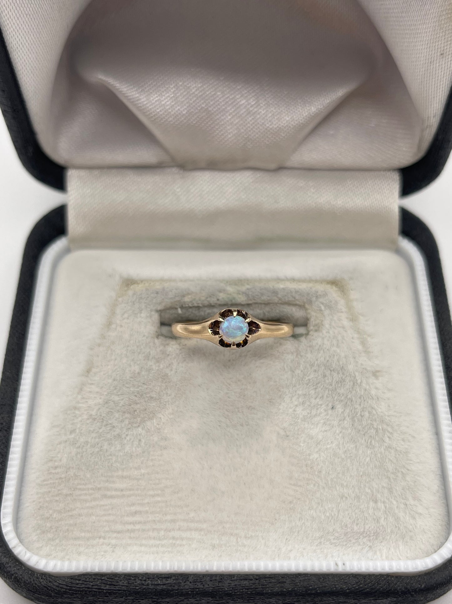 9ct gold opal gypsy ring