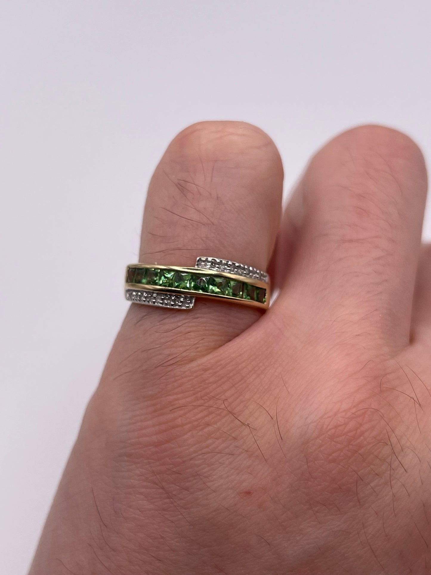 9ct gold tsavorite garnet and diamond ring