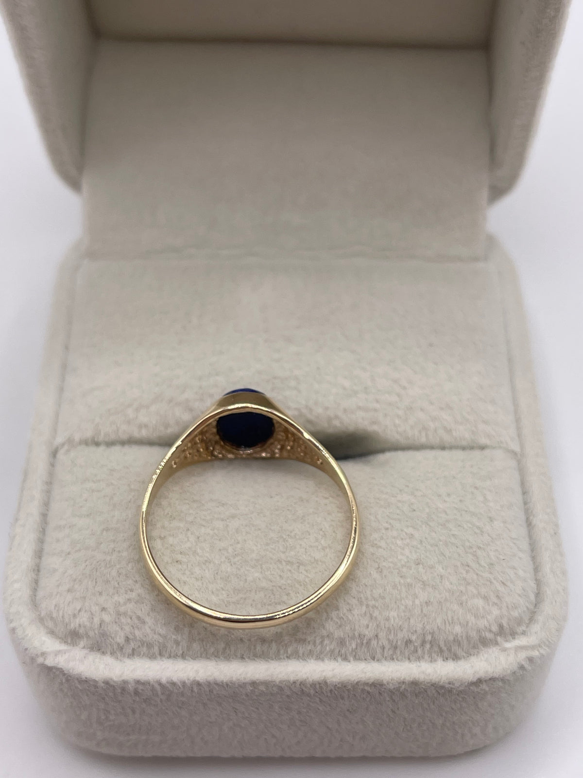 9ct gold lapis lazuli signet ring