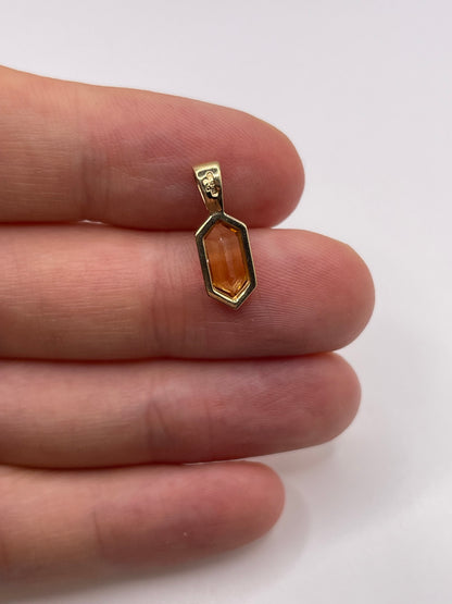 9ct gold citrine pendant