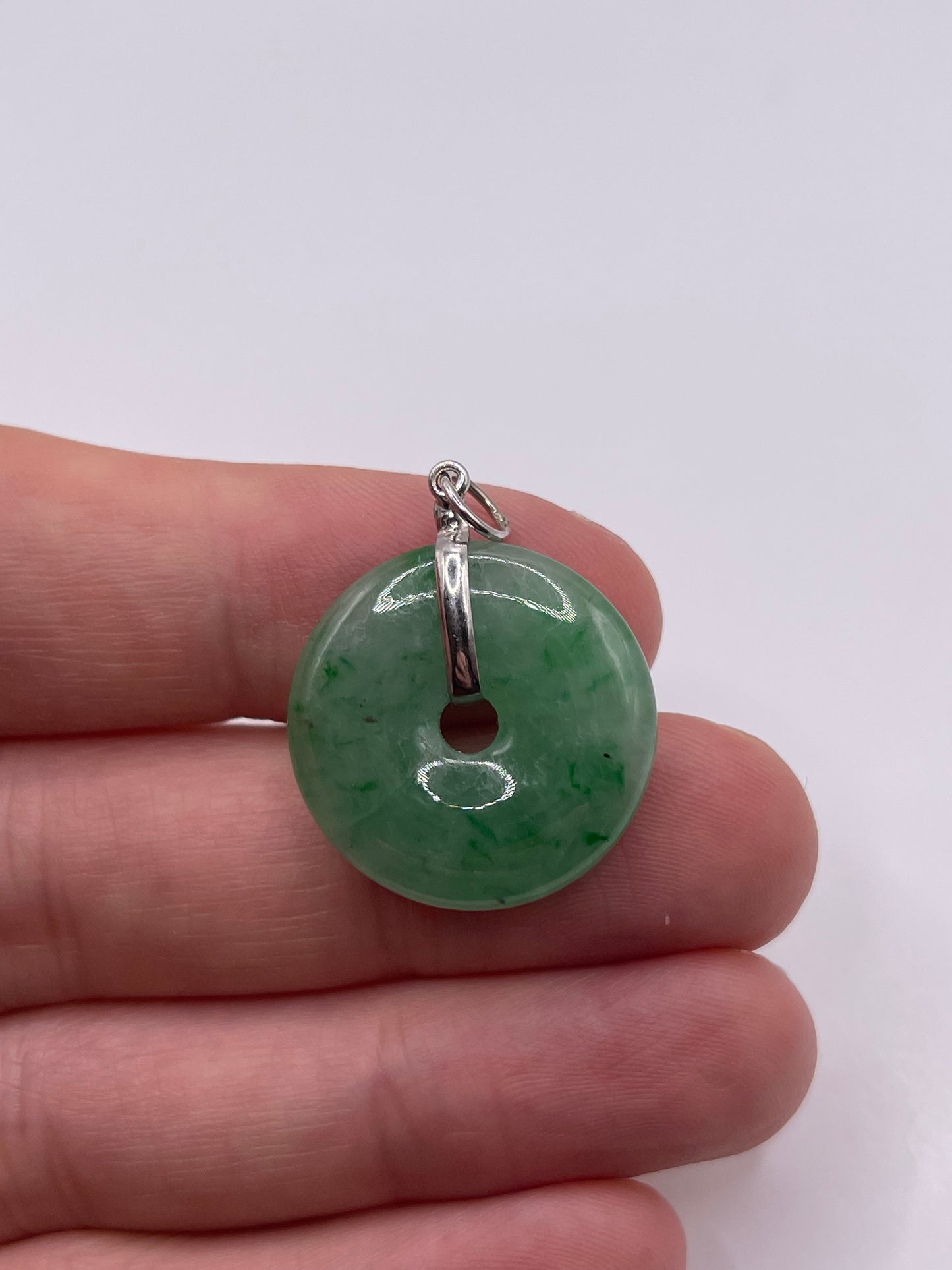 14ct white gold jade pendant