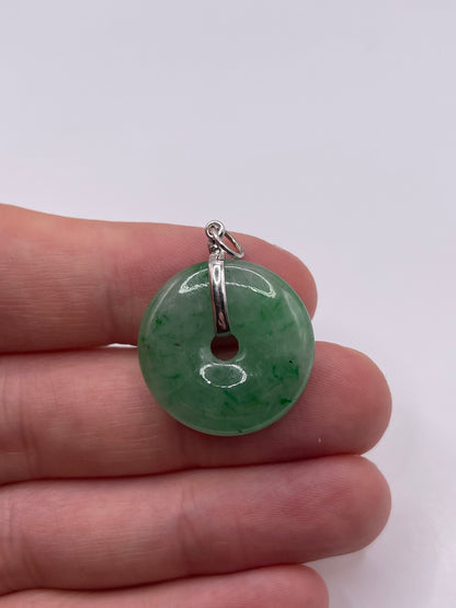14ct white gold jade pendant
