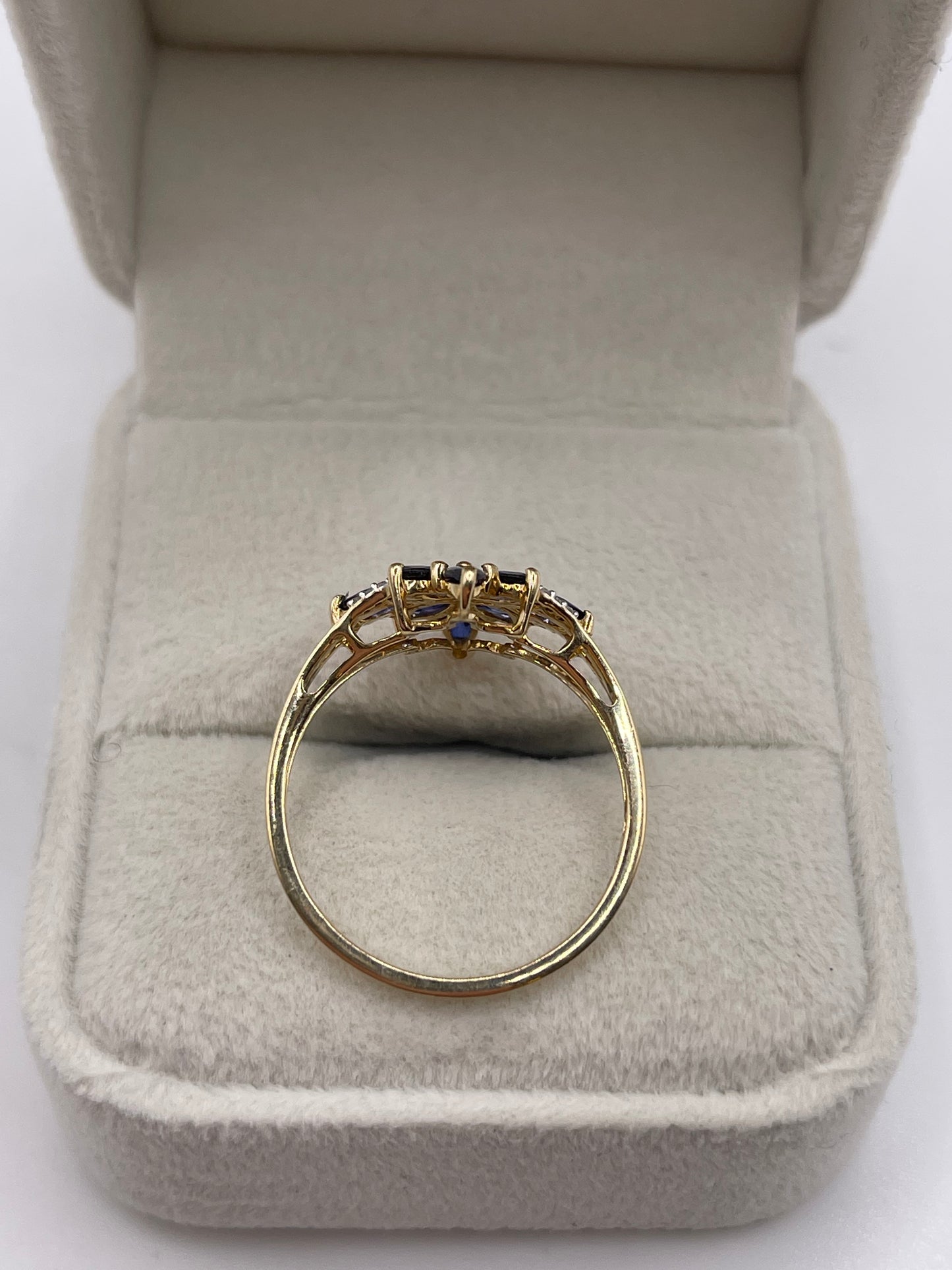 9ct gold kyanite and diamond ring