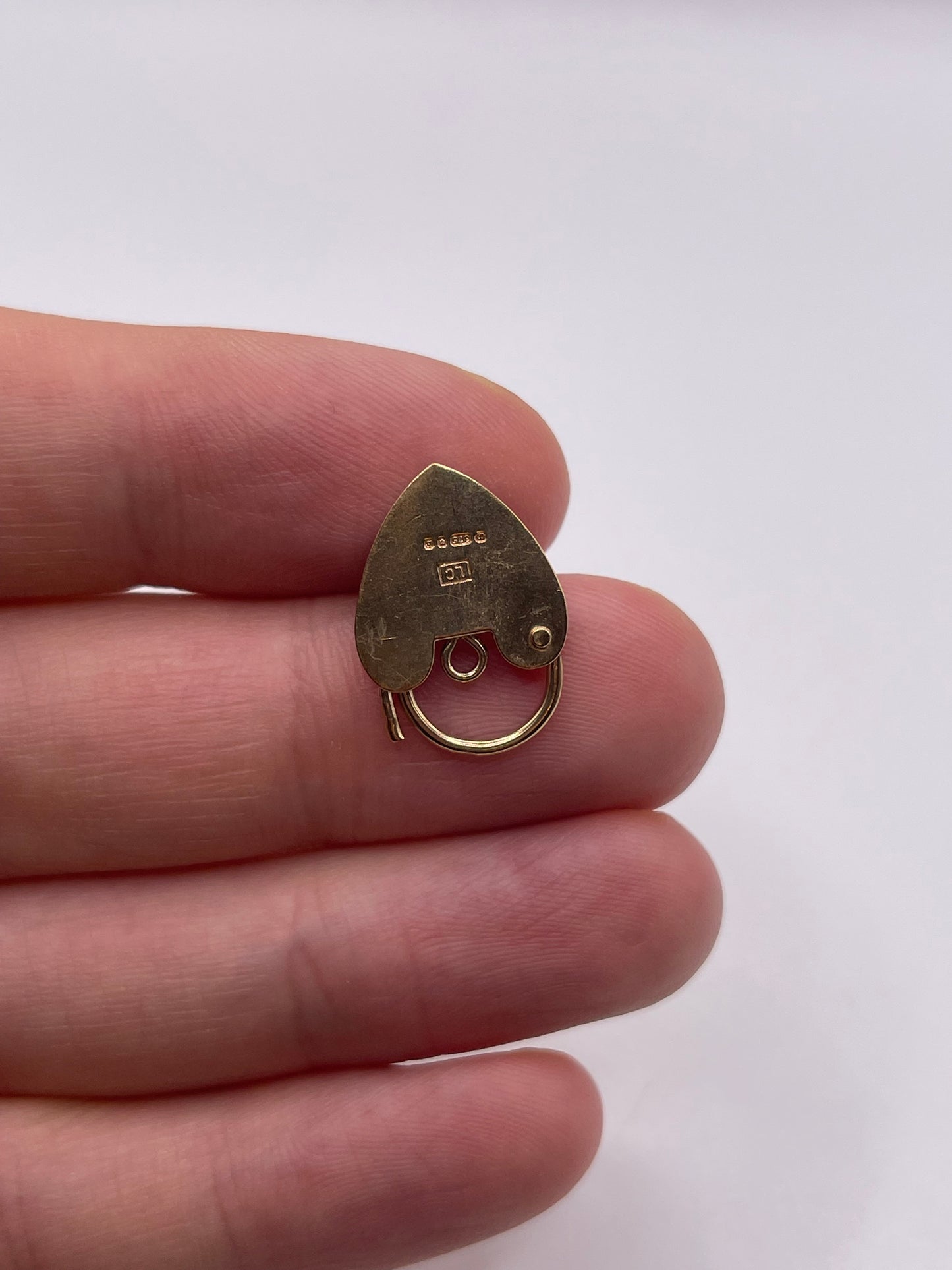9ct gold padlock 5