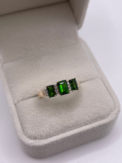 9ct gold diopside and diamond ring