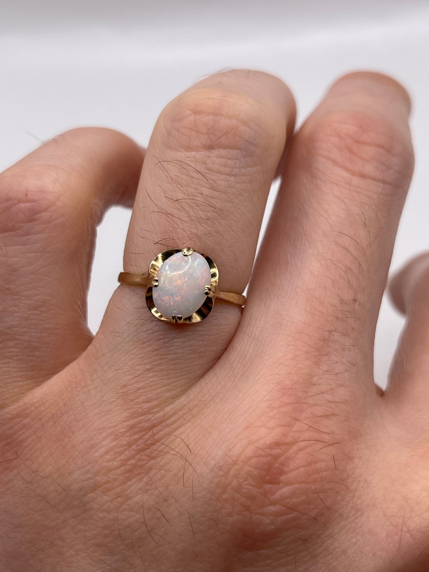 9ct gold opal ring