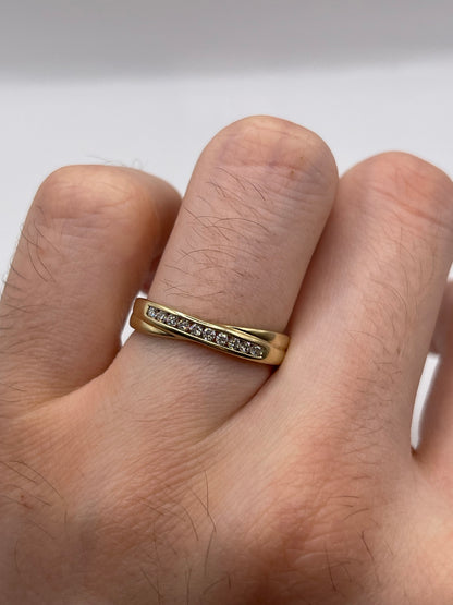 9ct gold diamond ring