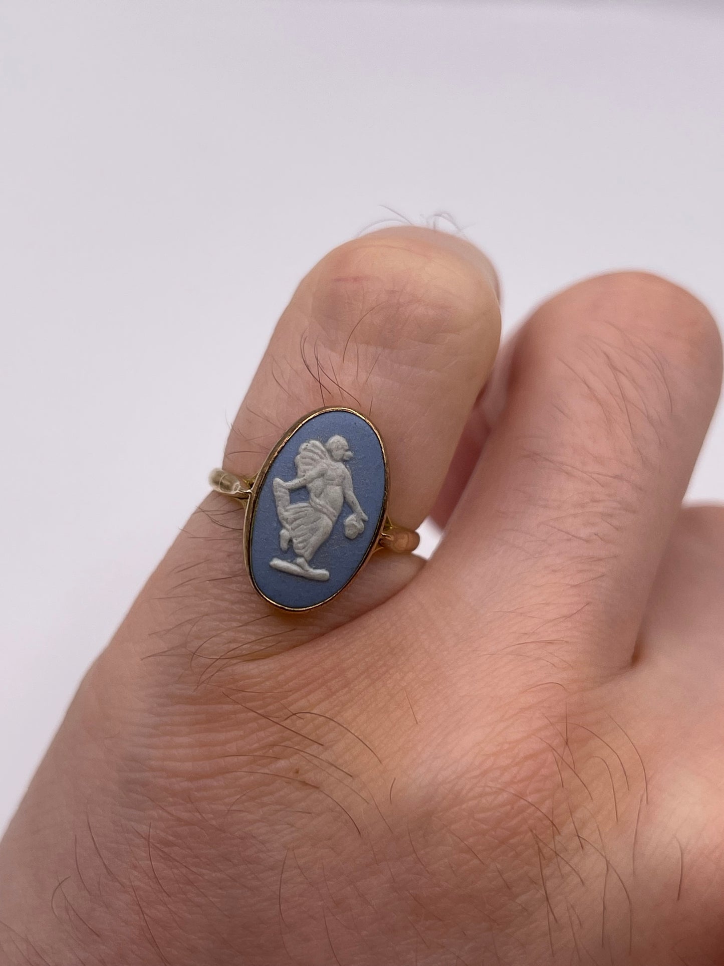 9ct gold Wedgwood cameo ring
