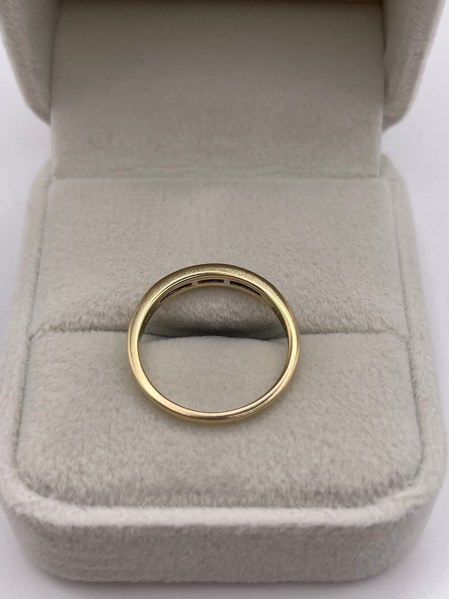 9ct gold diamond ring