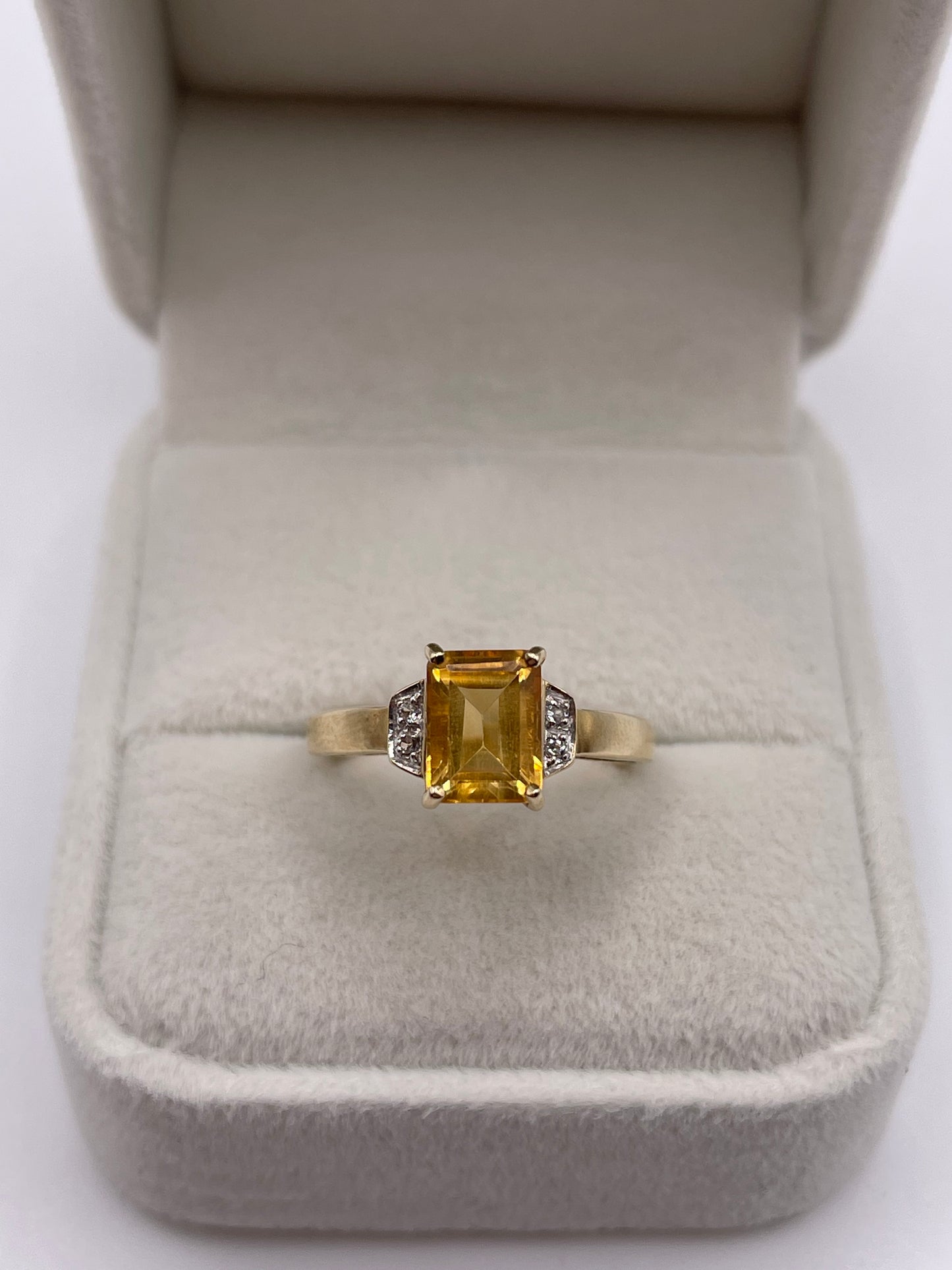 9ct gold citrine ring