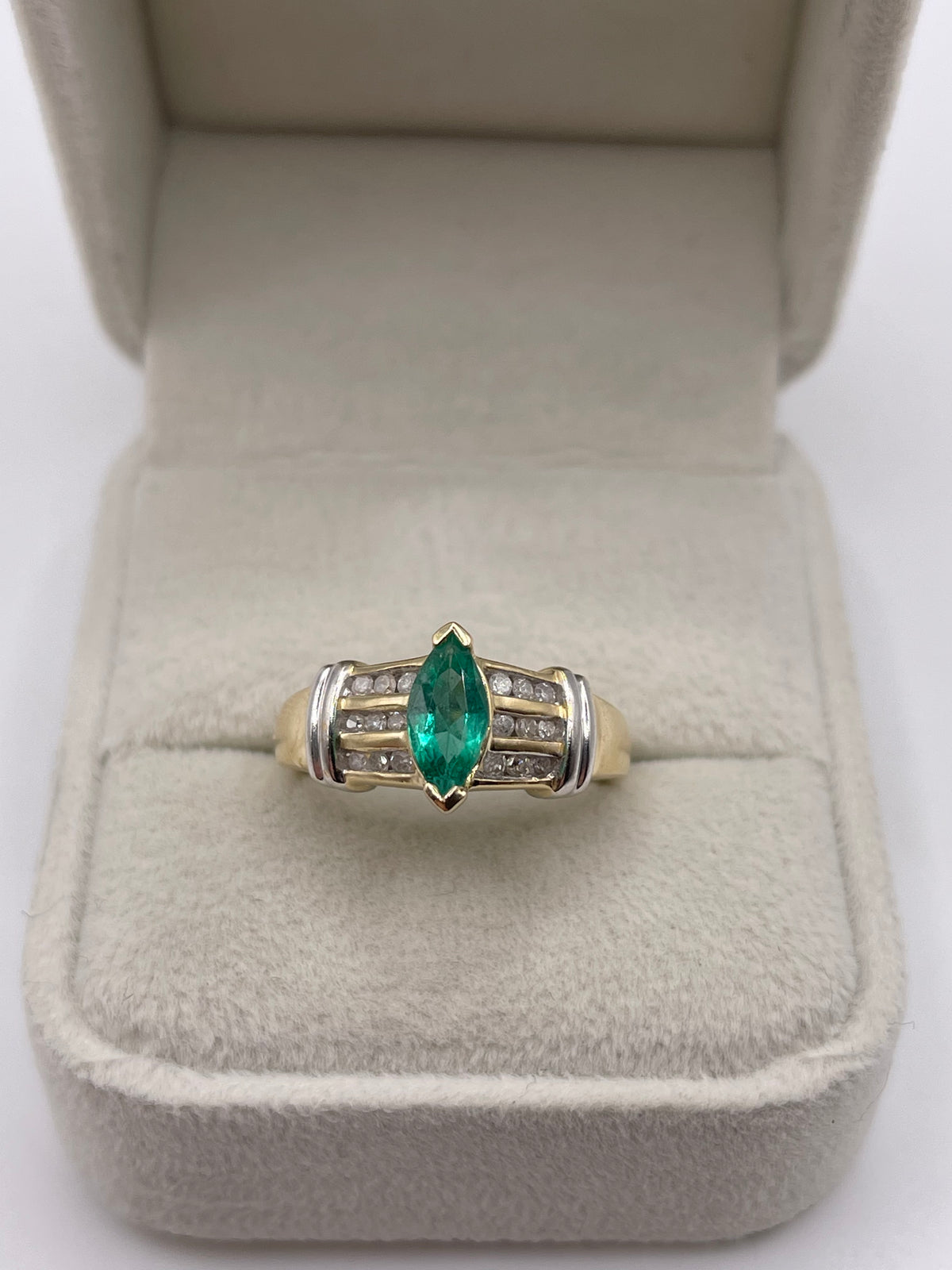 14ct gold emerald and diamond ring
