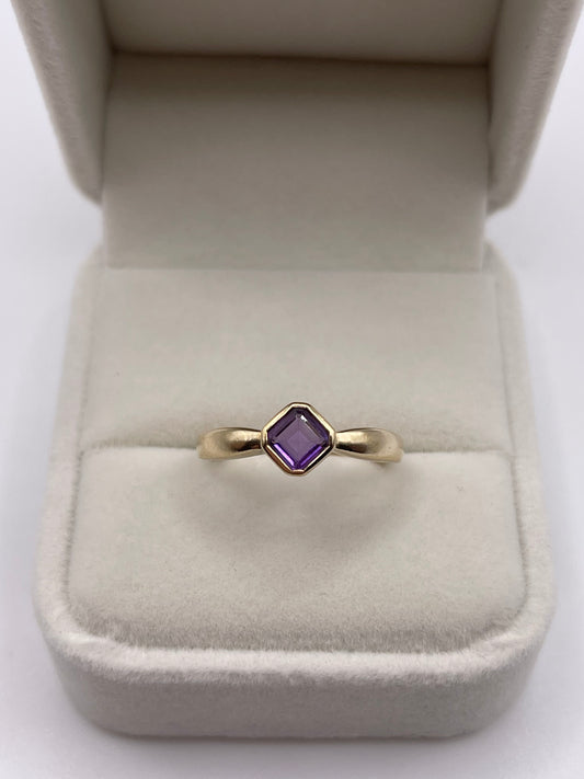 9ct gold amethyst ring