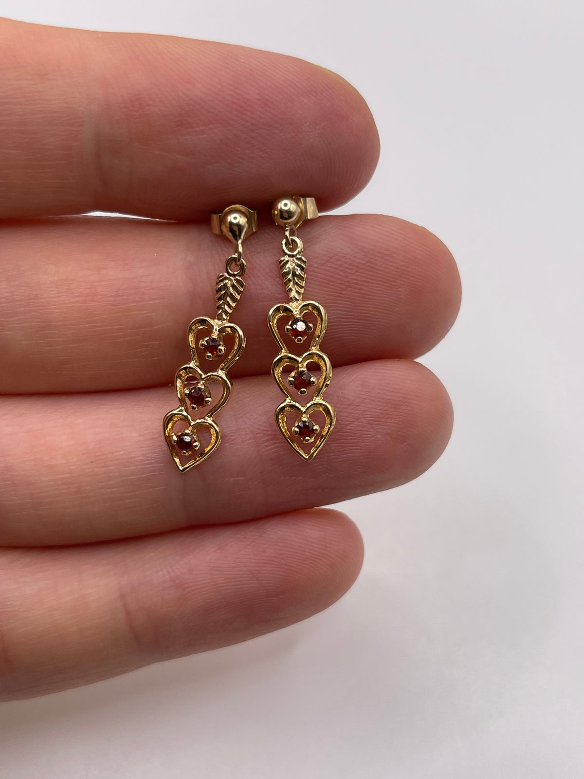 9ct gold garnet earrings