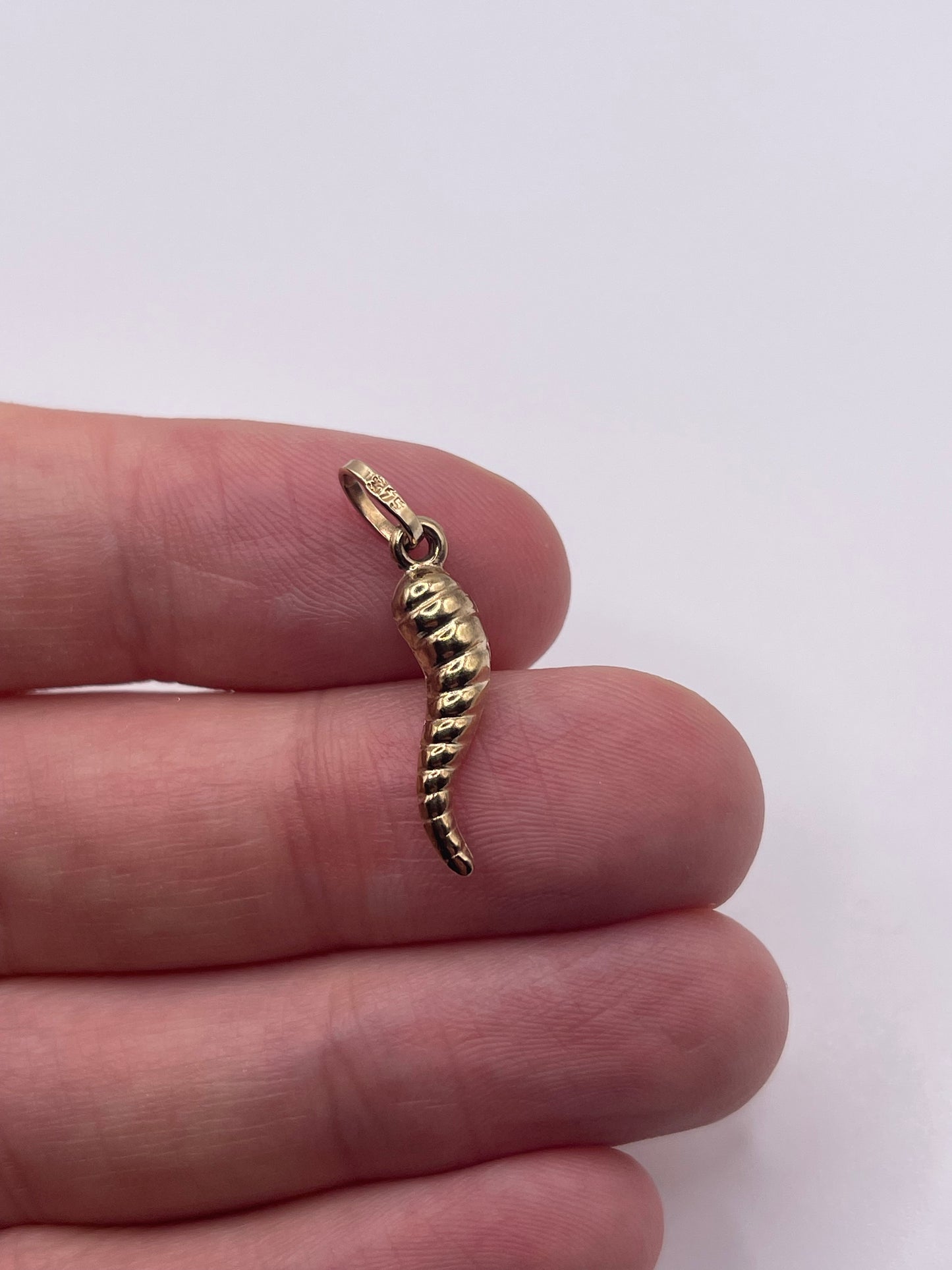 9ct gold horn of plenty charm