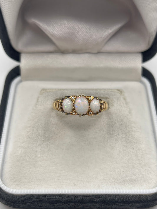 18ct gold opal and diamond ring