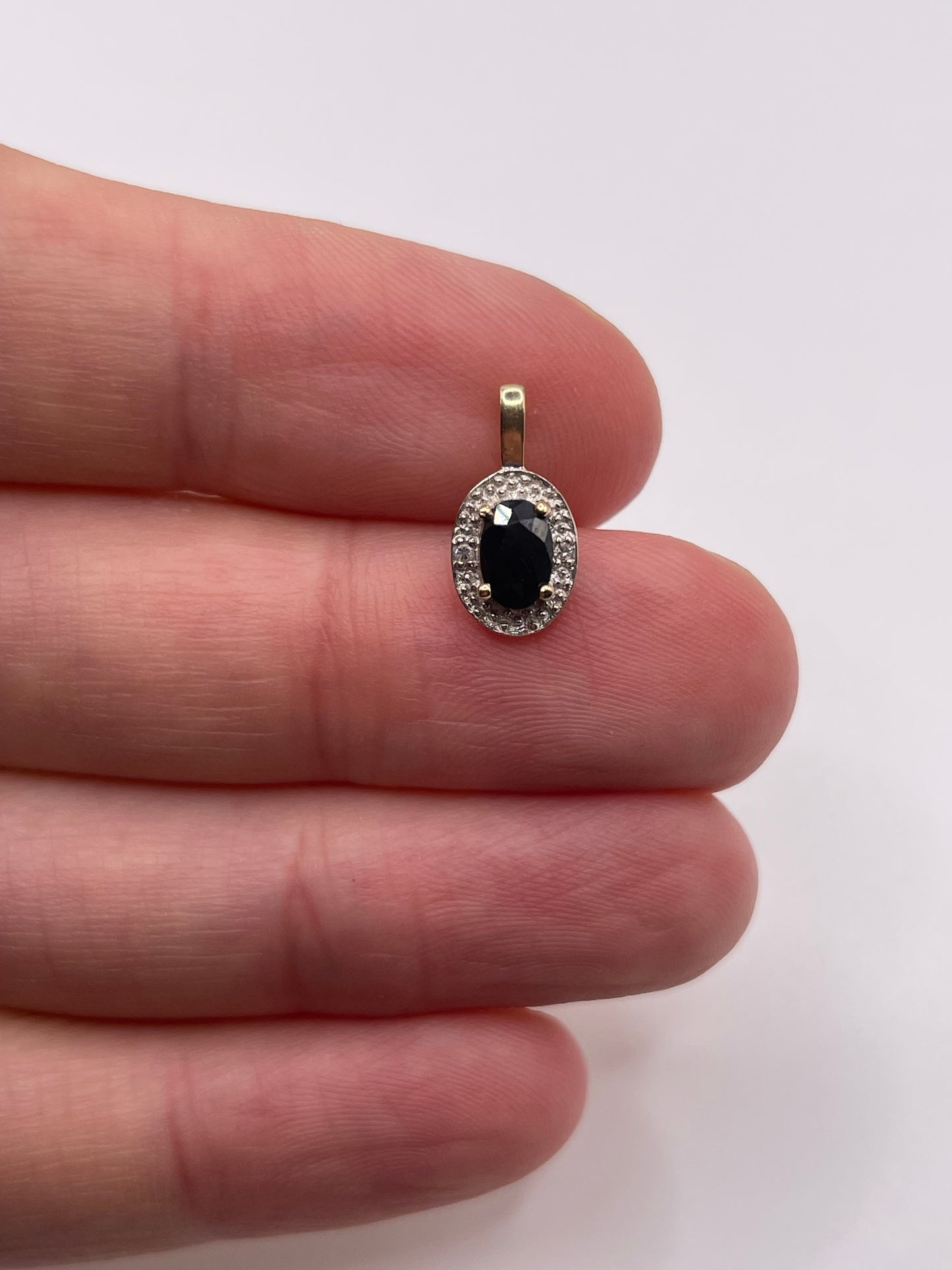 9ct gold sapphire and diamond pendant