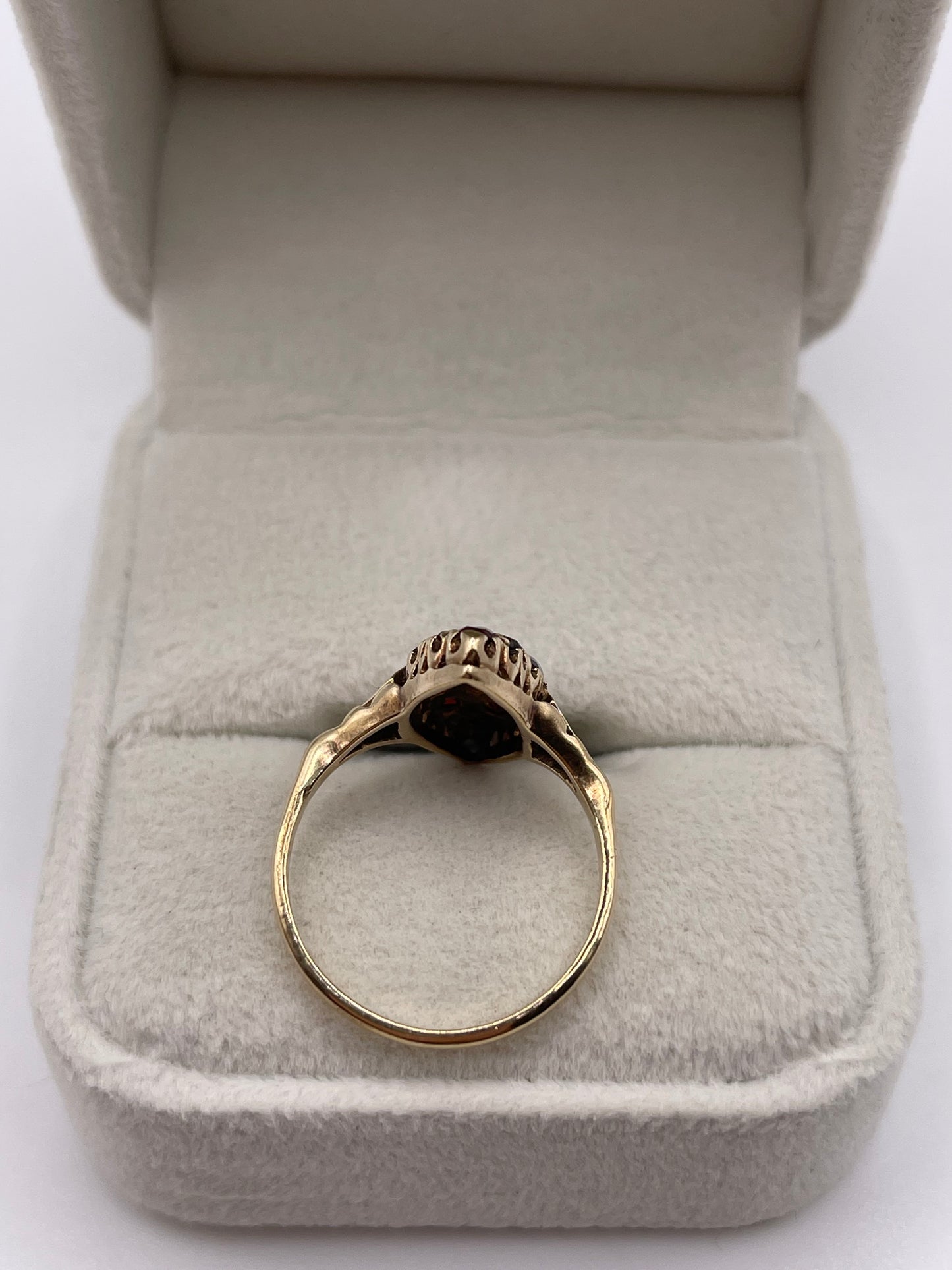 9ct gold pearl and garnet navette ring