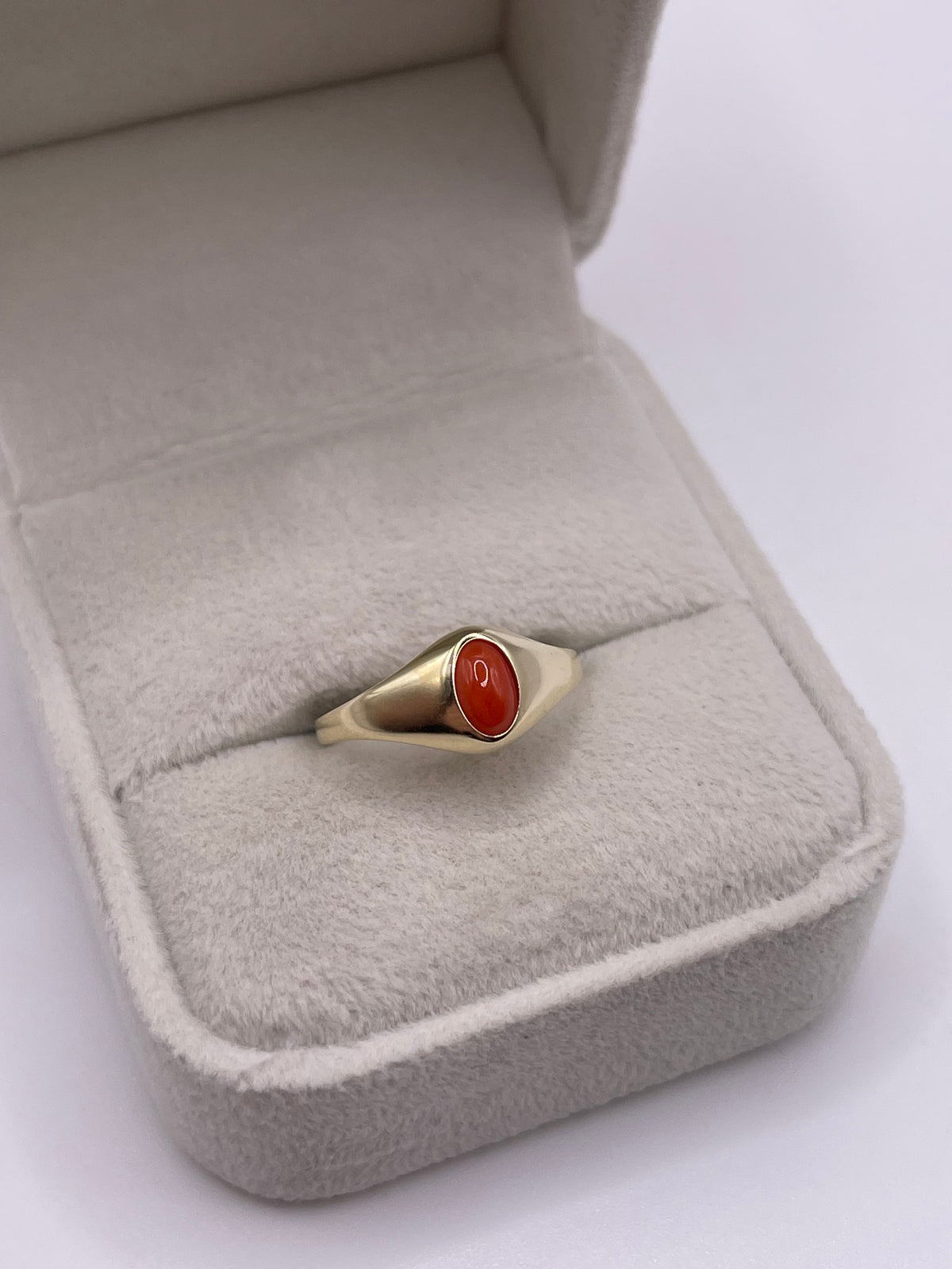9ct gold coral ring