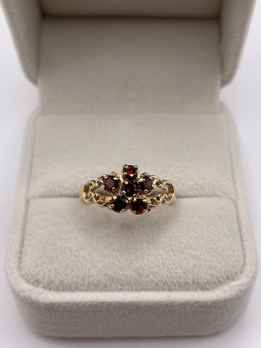9ct gold garnet cluster ring