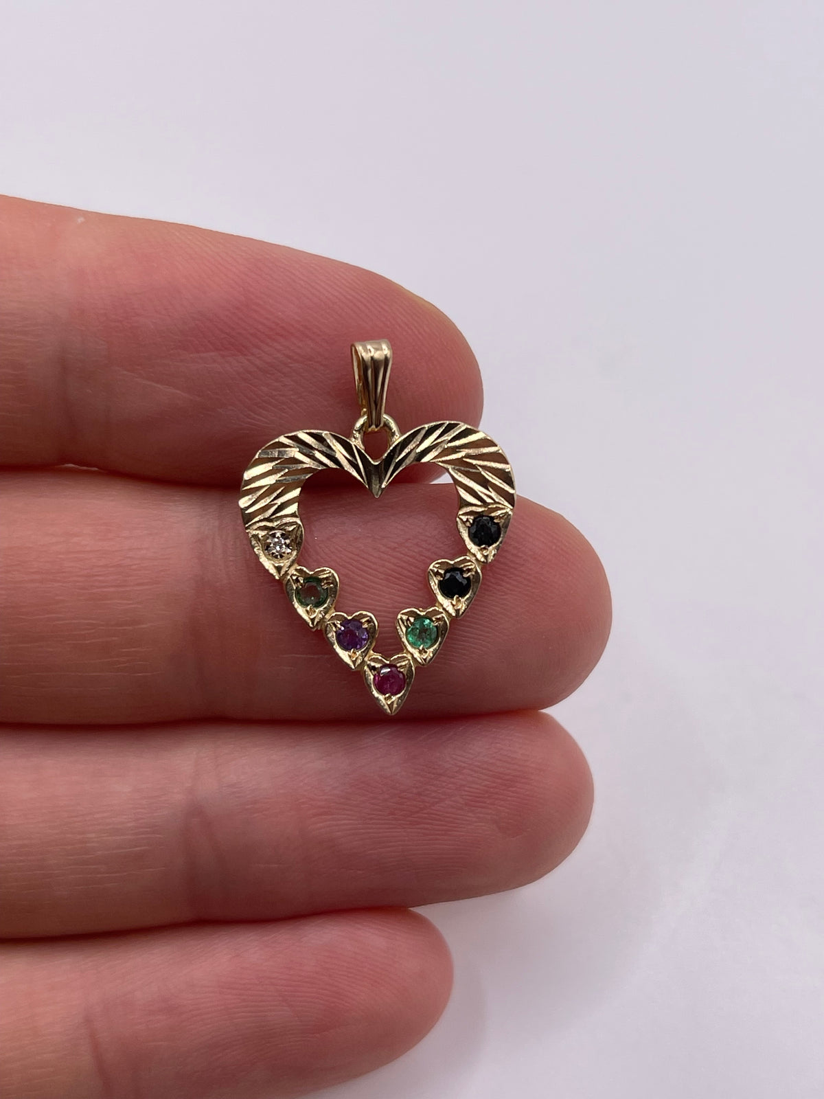 9ct gold dearest pendant