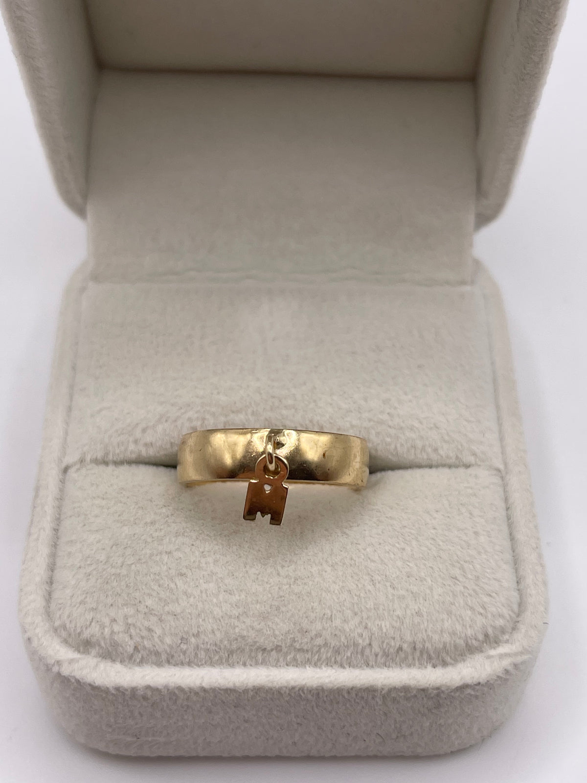 14ct gold initial M ring