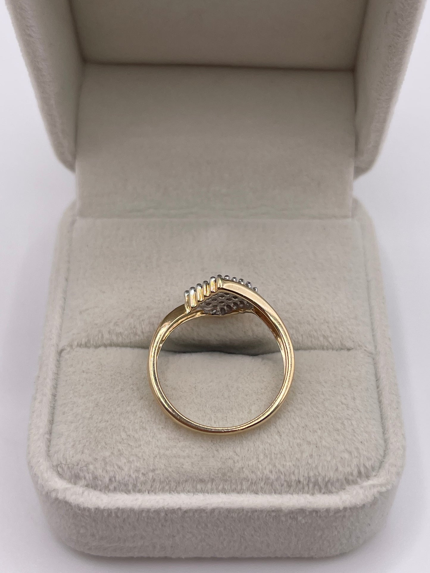 9ct gold diamond cluster ring