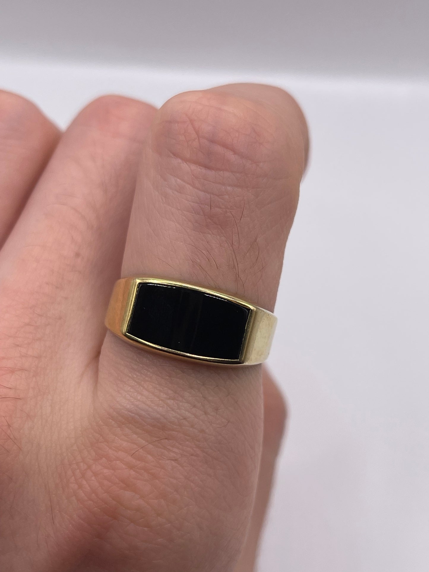 9ct gold onyx ring