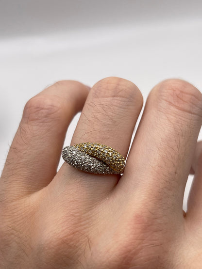 18ct two tone gold diamond ring