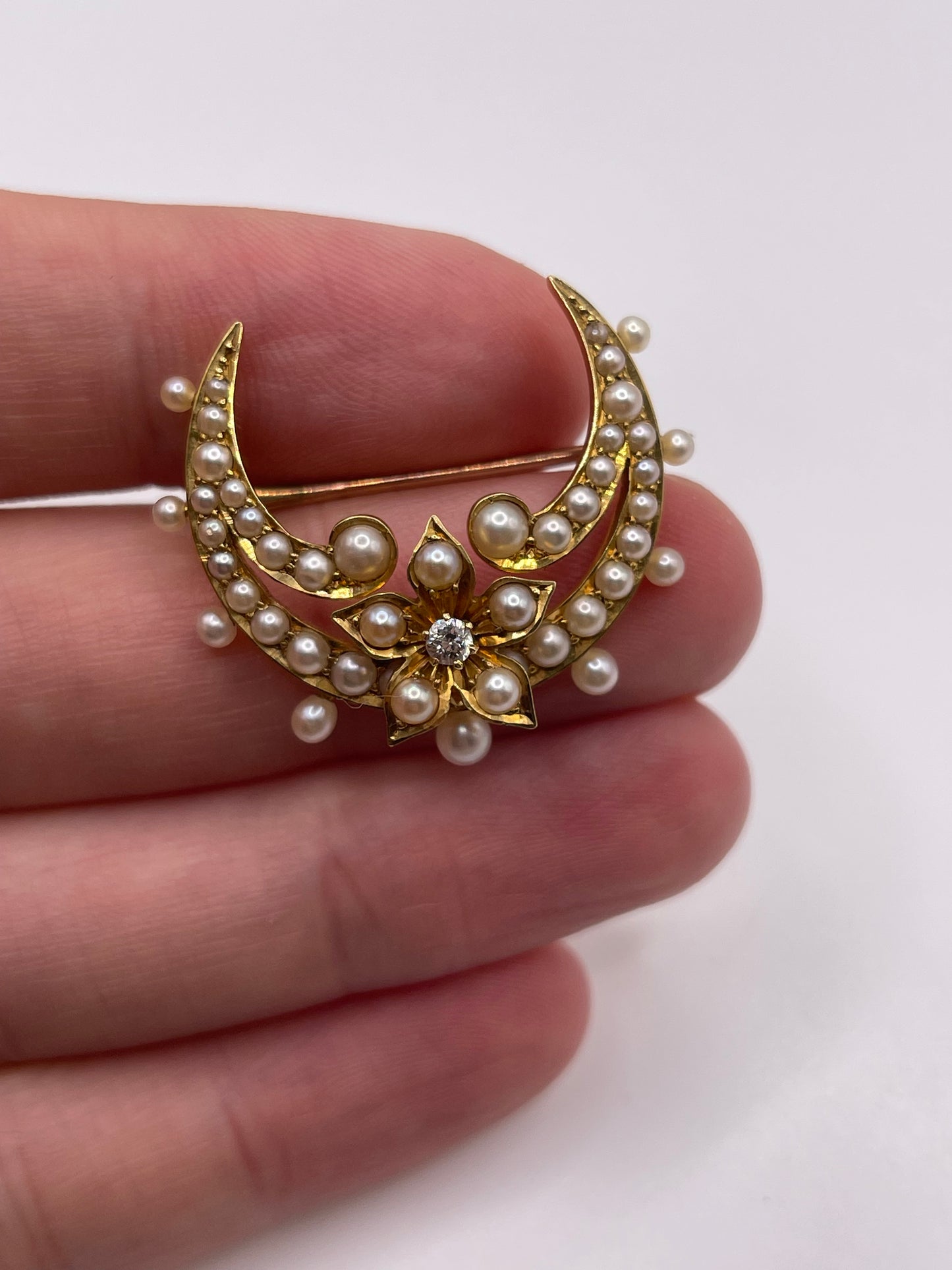 Antique 18ct gold pearl and diamond crescent brooch