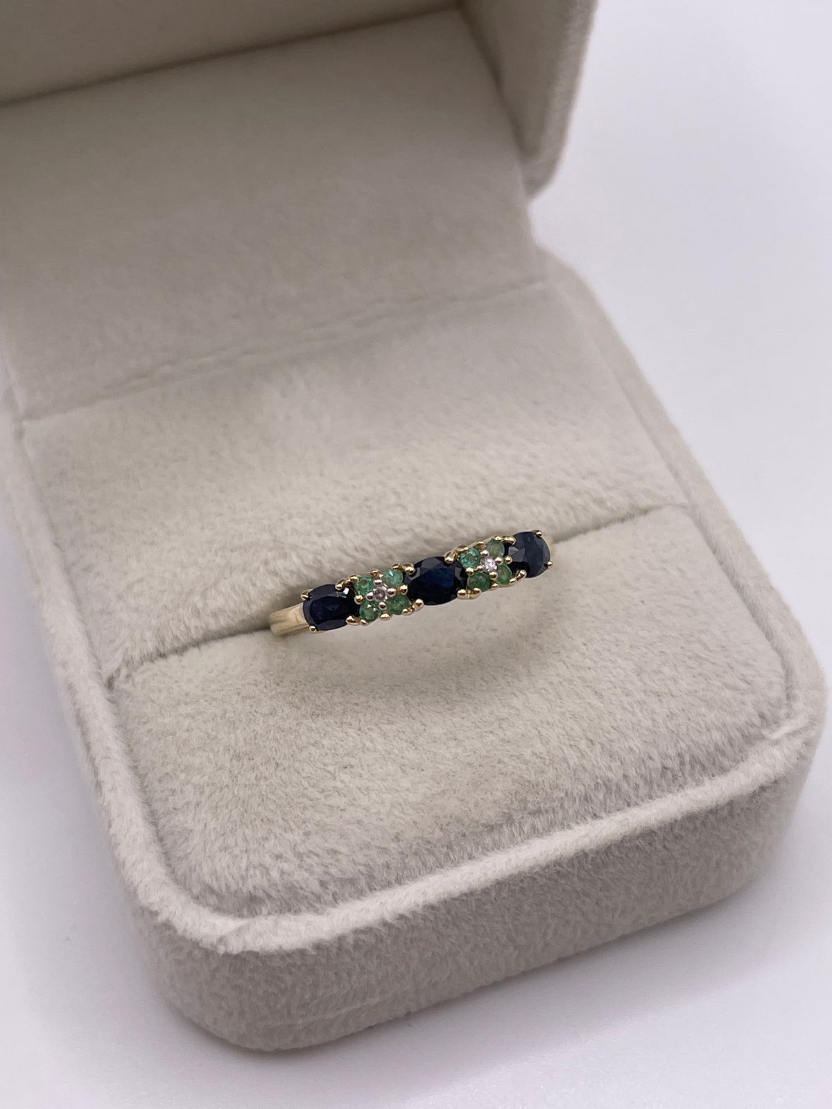 9ct gold sapphire, emerald and diamond ring