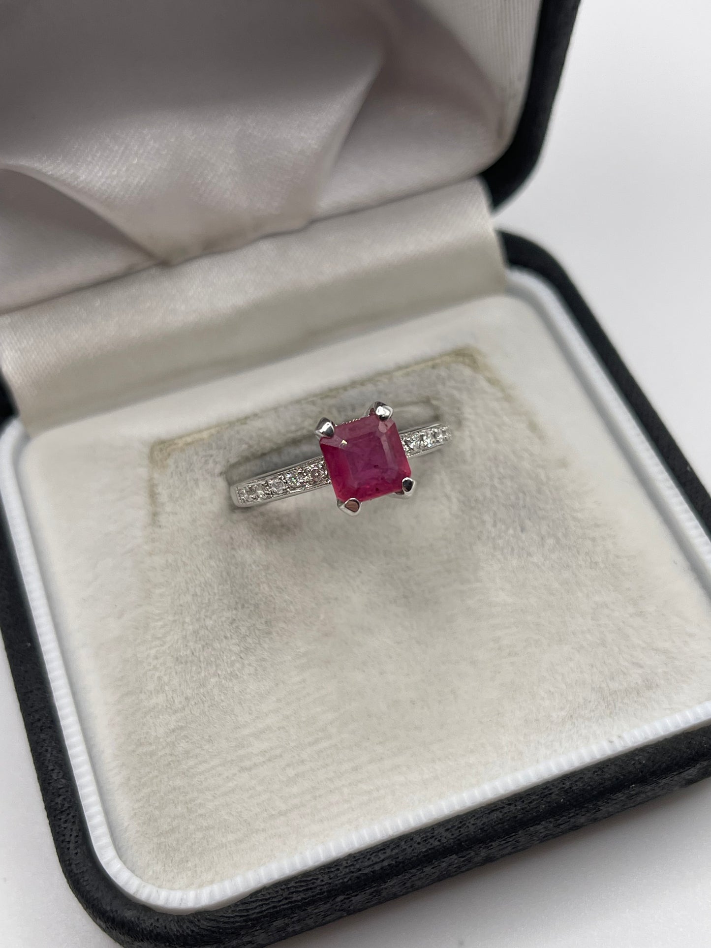 18ct white gold ruby and diamond ring