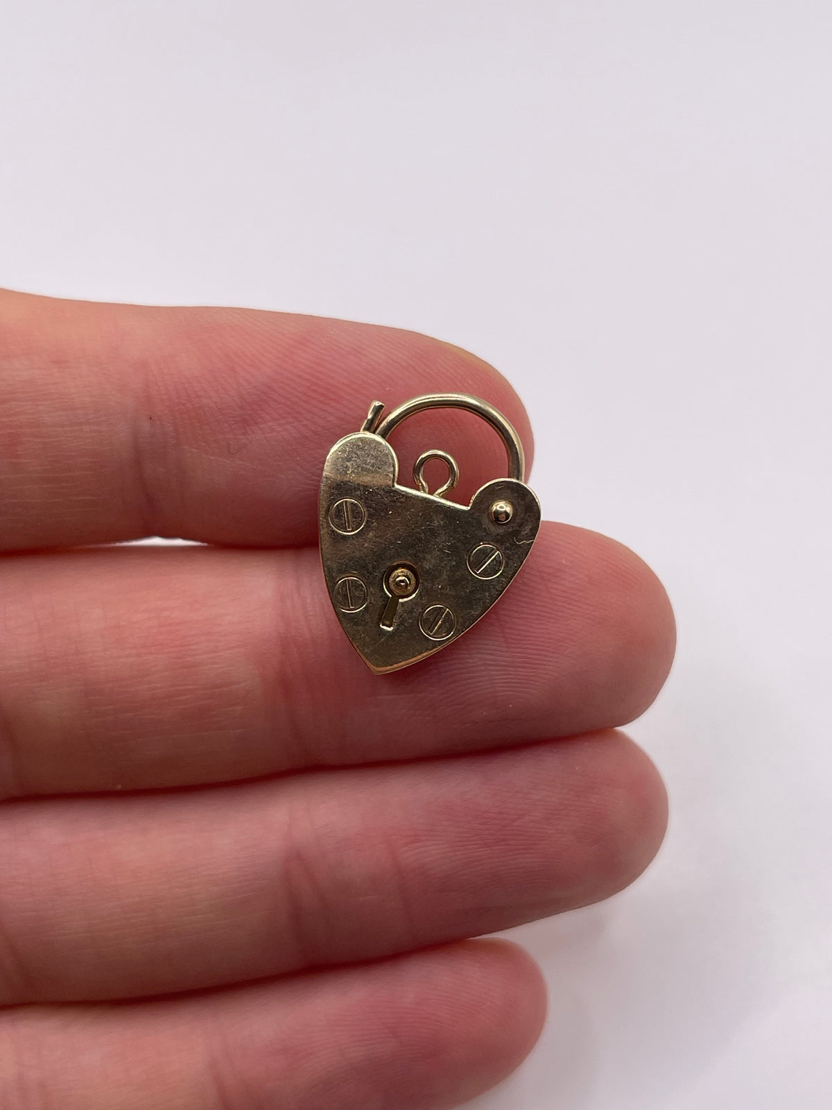 9ct gold padlock 7