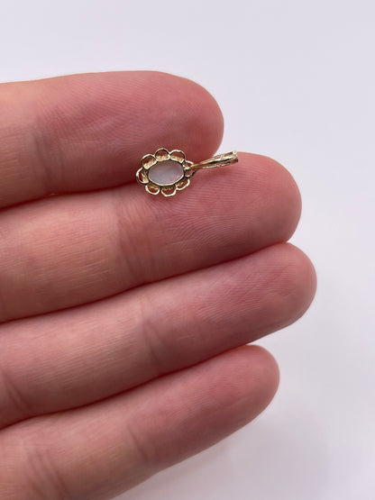 9ct gold opal pendant