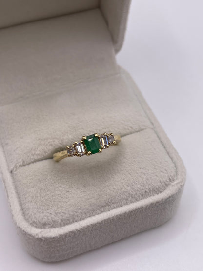 14ct gold emerald and diamond ring