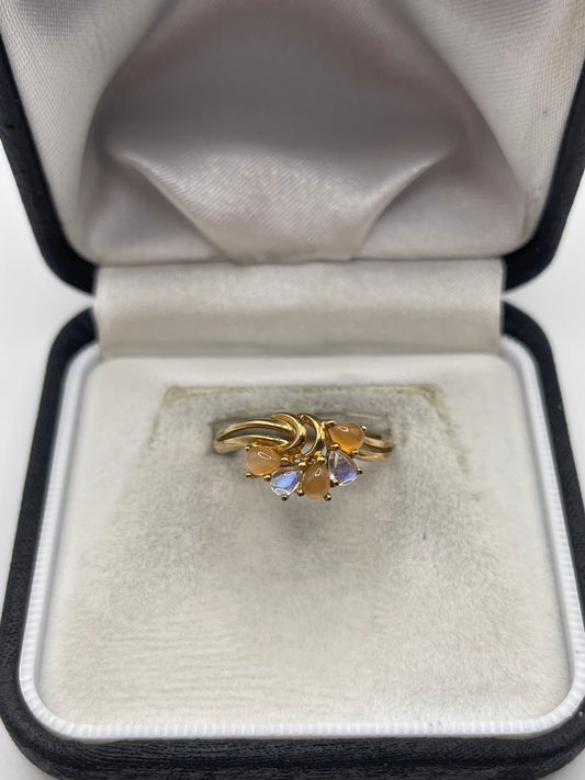 9ct gold moonstone ring