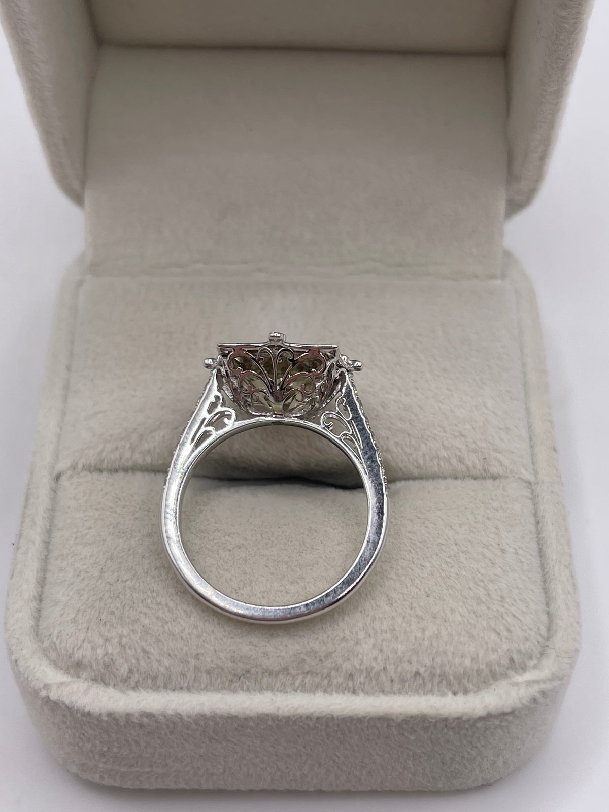 18ct white gold csarite and diamond ring