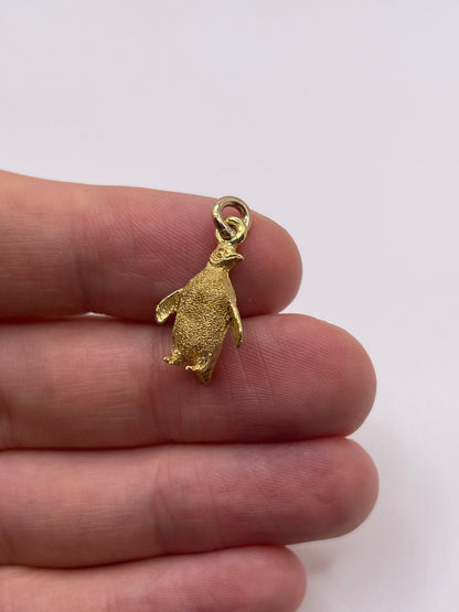 9ct gold penguin charm