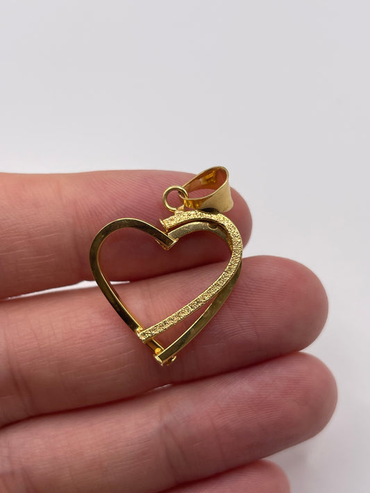9ct gold heart pendant