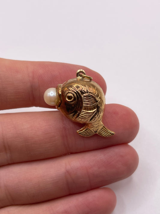 9ct gold pearl fish charm