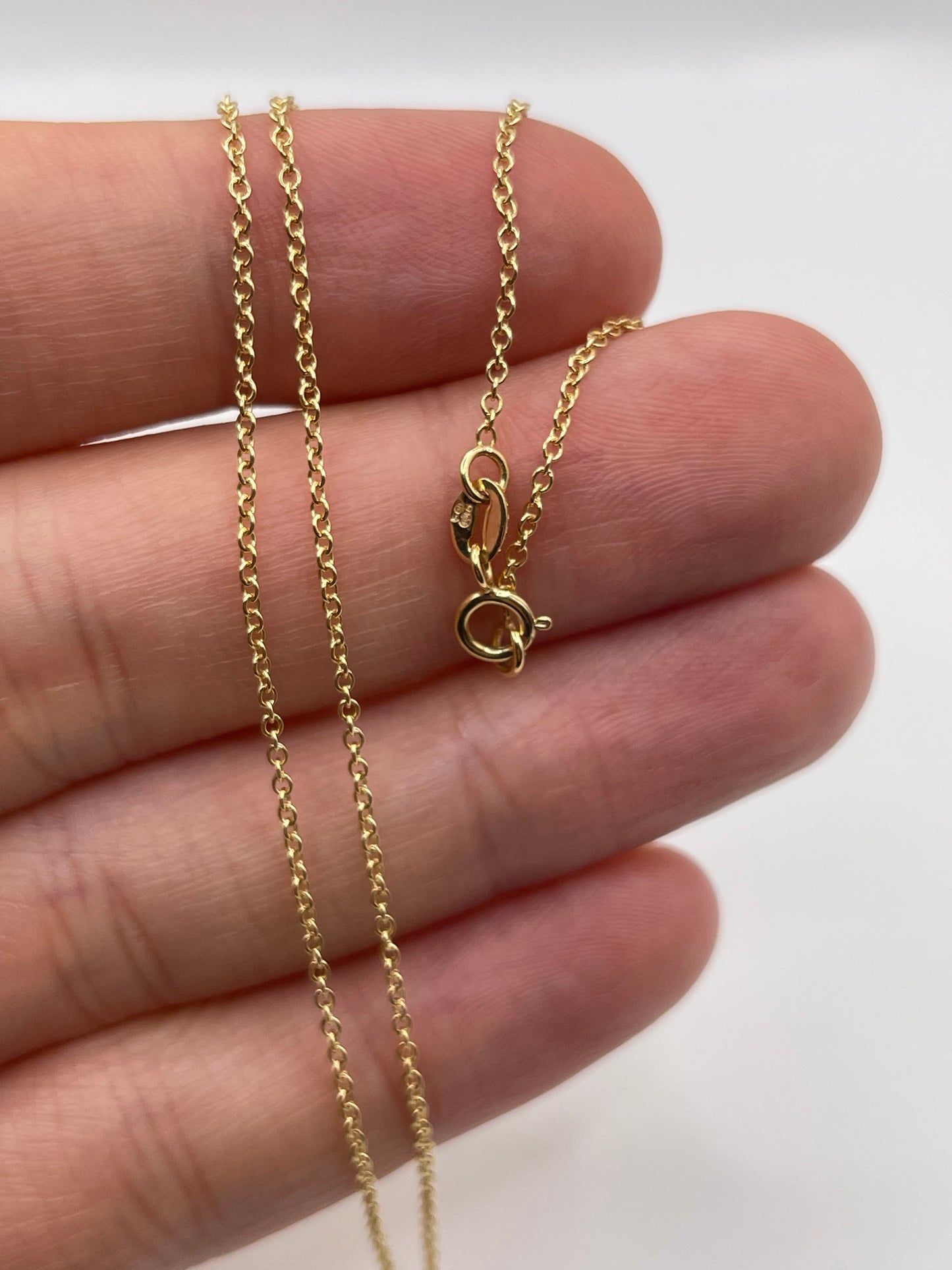 9ct gold chain J