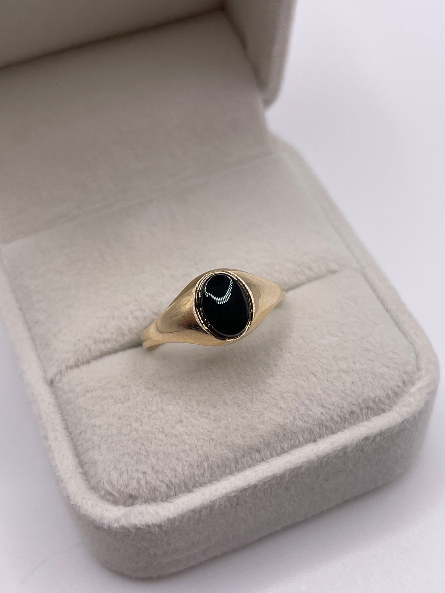 9ct gold onyx signet ring