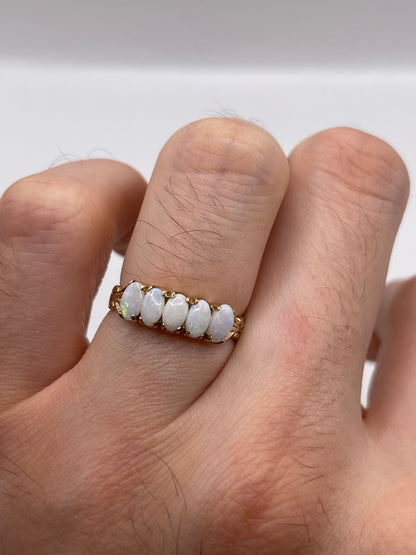 9ct gold opal ring