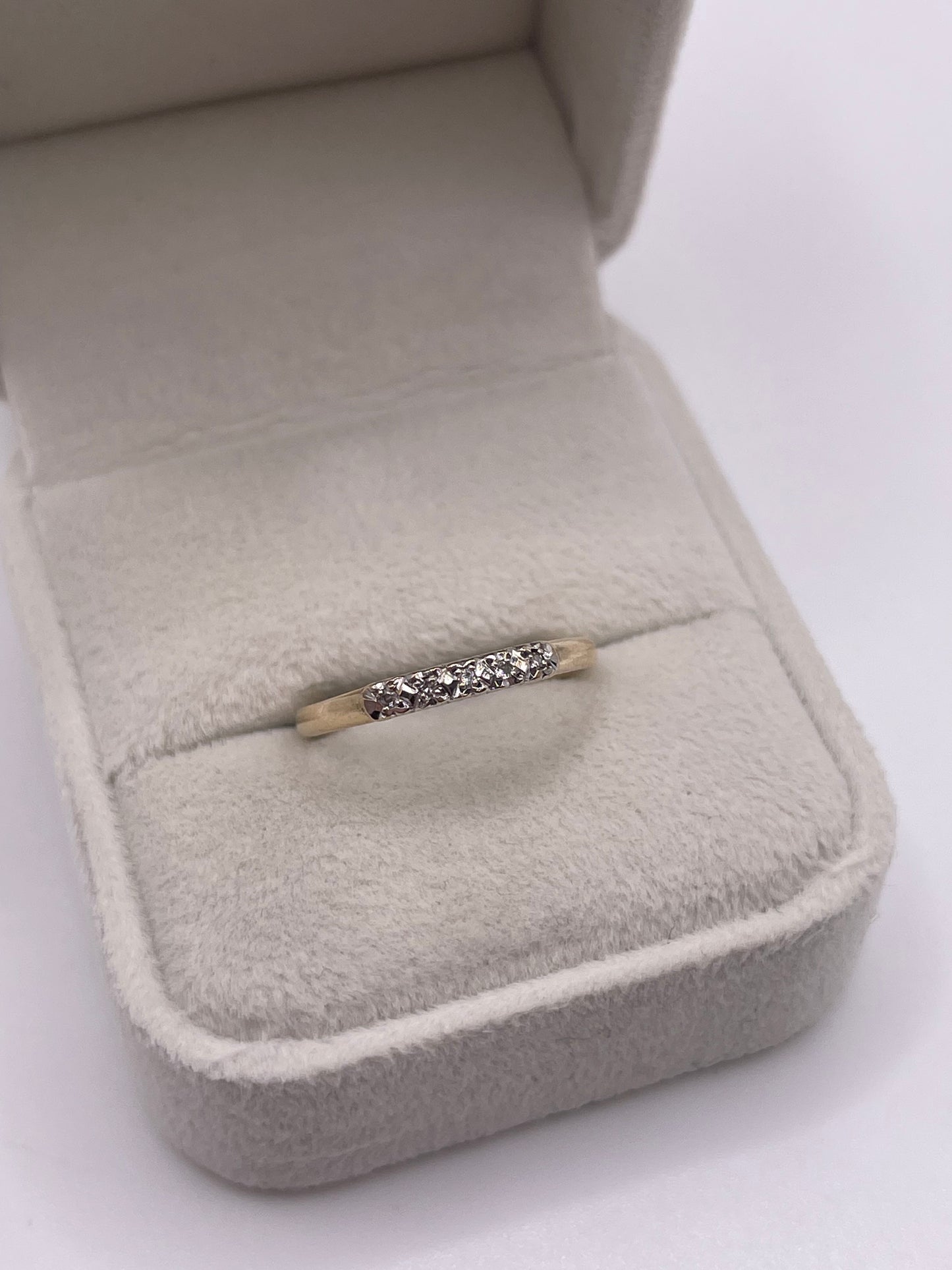 9ct gold diamond ring