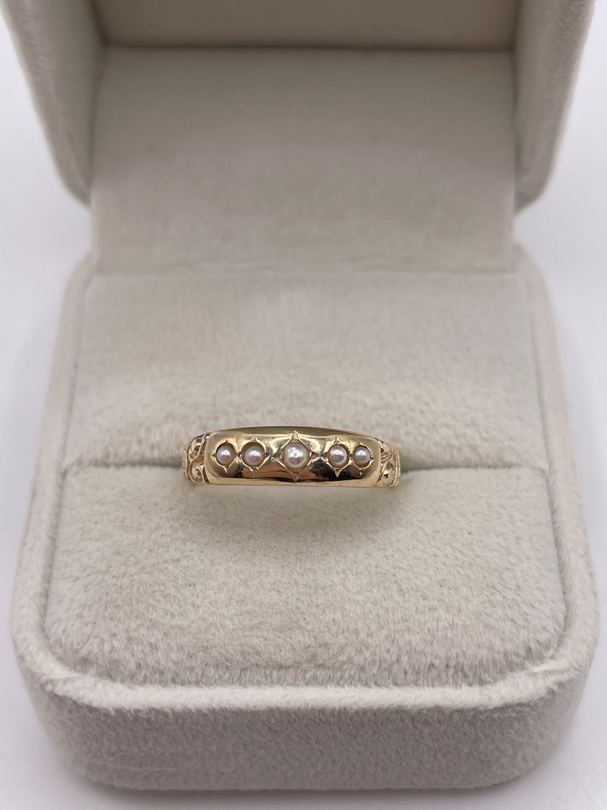 9ct gold pearl gypsy ring