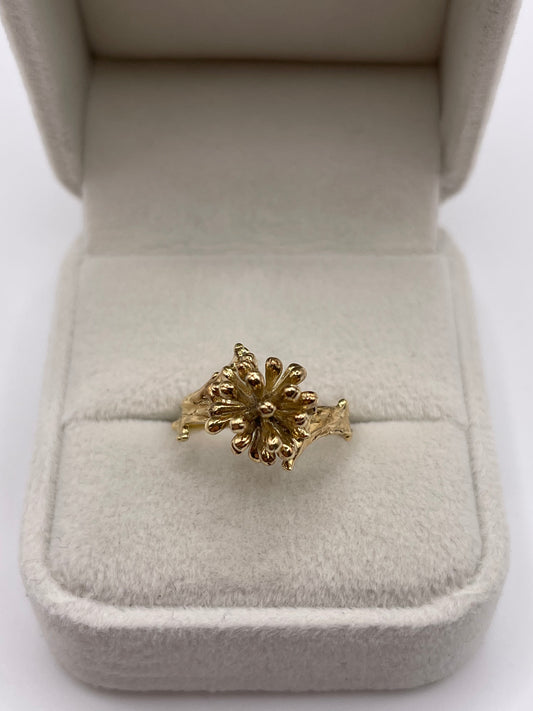 Unusual 14ct gold ring