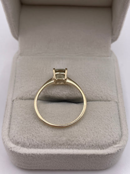 9ct gold quartz ring