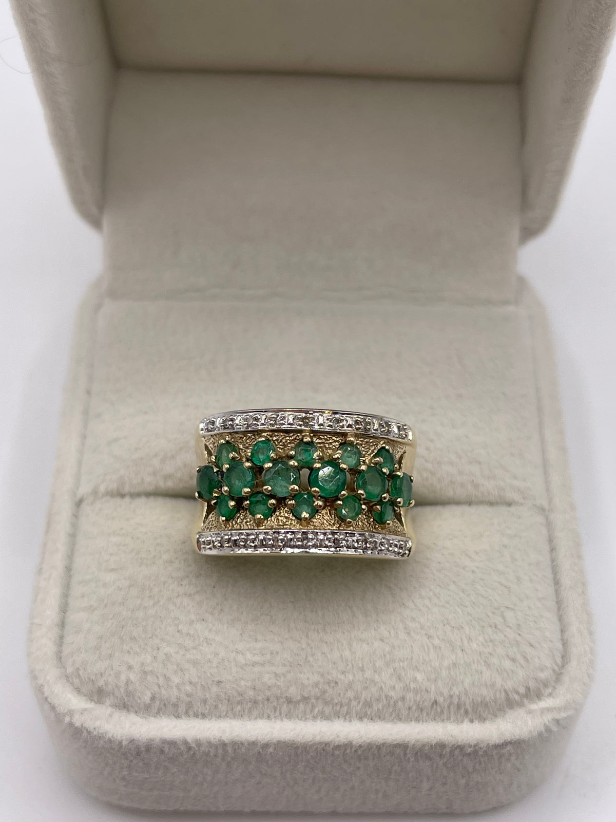 9ct gold emerald and diamond ring