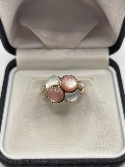 9ct gold mother of pearl ring